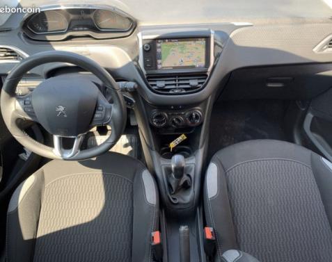 PEUGEOT 208 1.2VTI STYLE 82CV